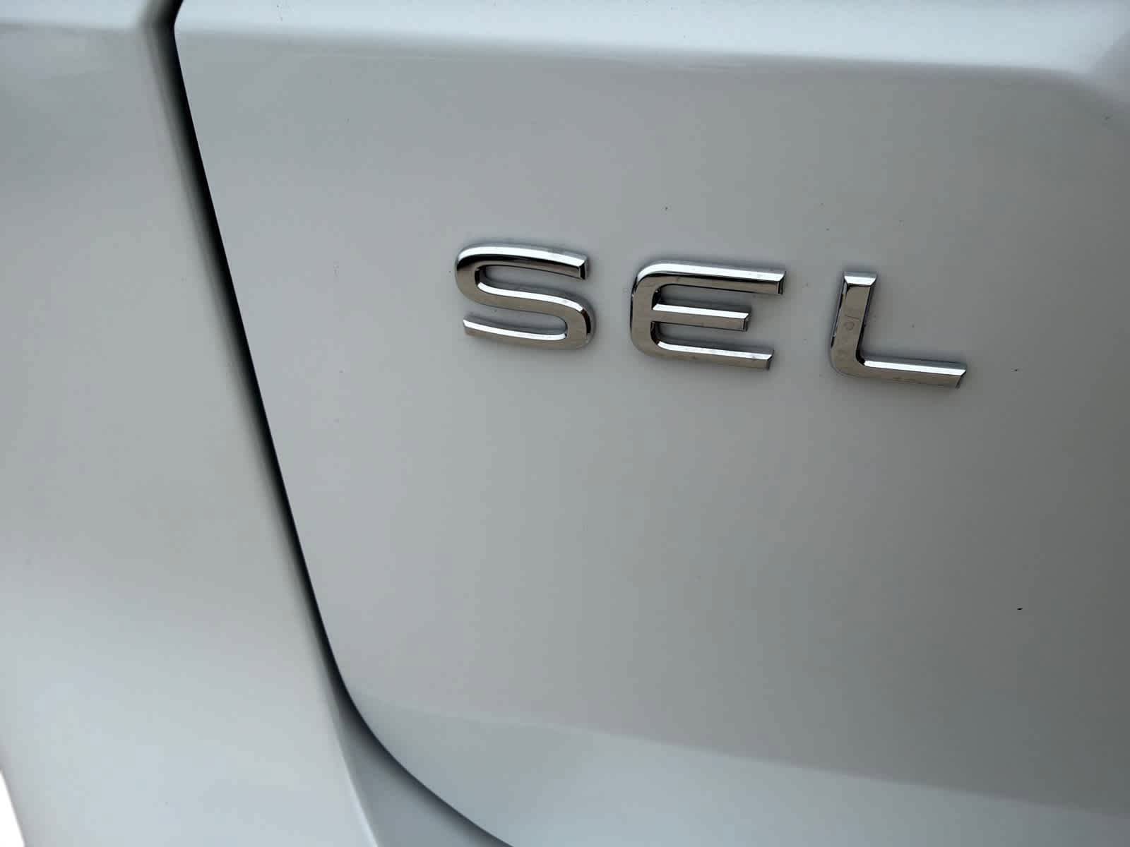 Used 2025 Volkswagen Atlas SEL image 6