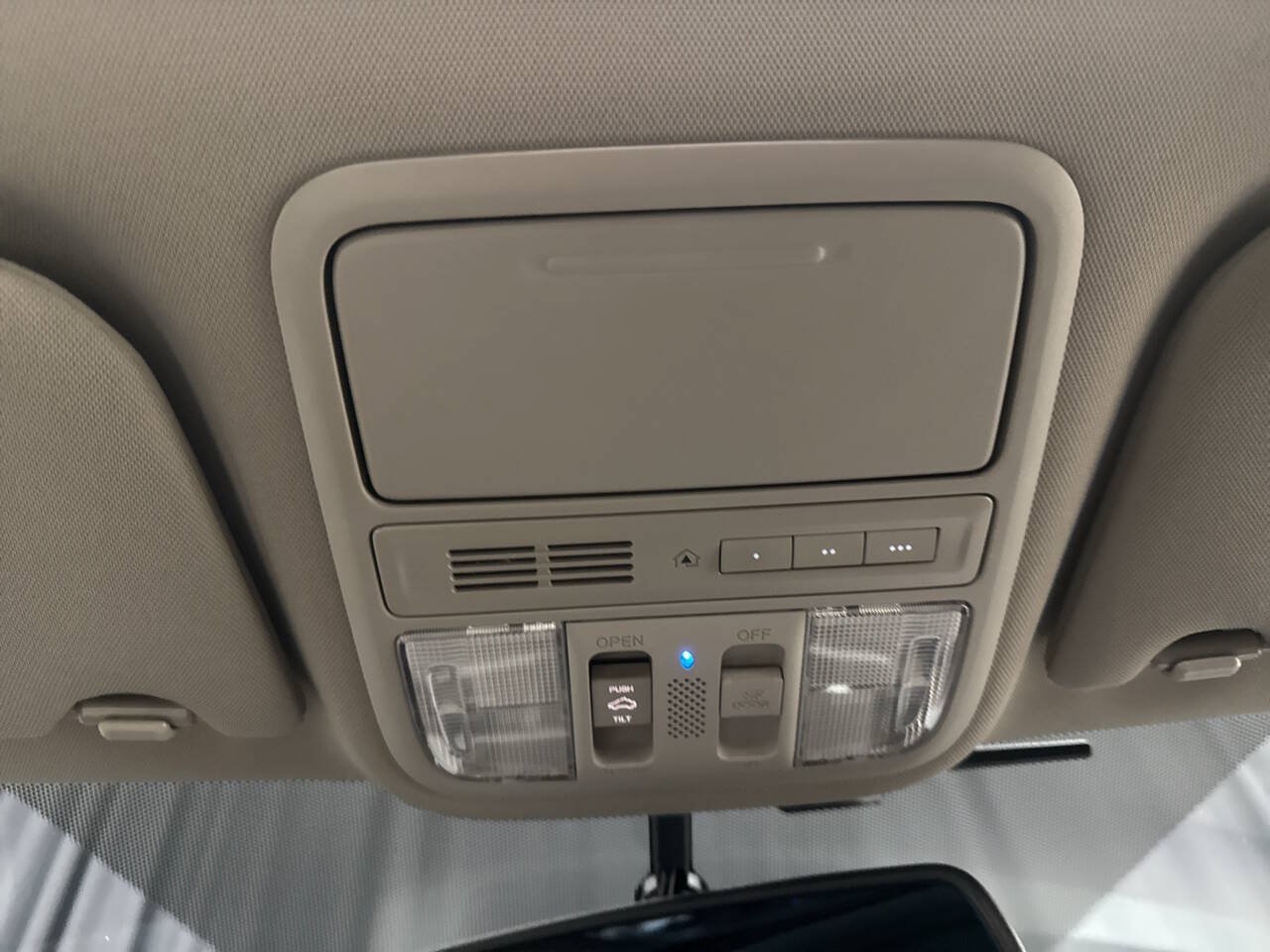 Used 2013 Honda Odyssey Touring Elite image 19