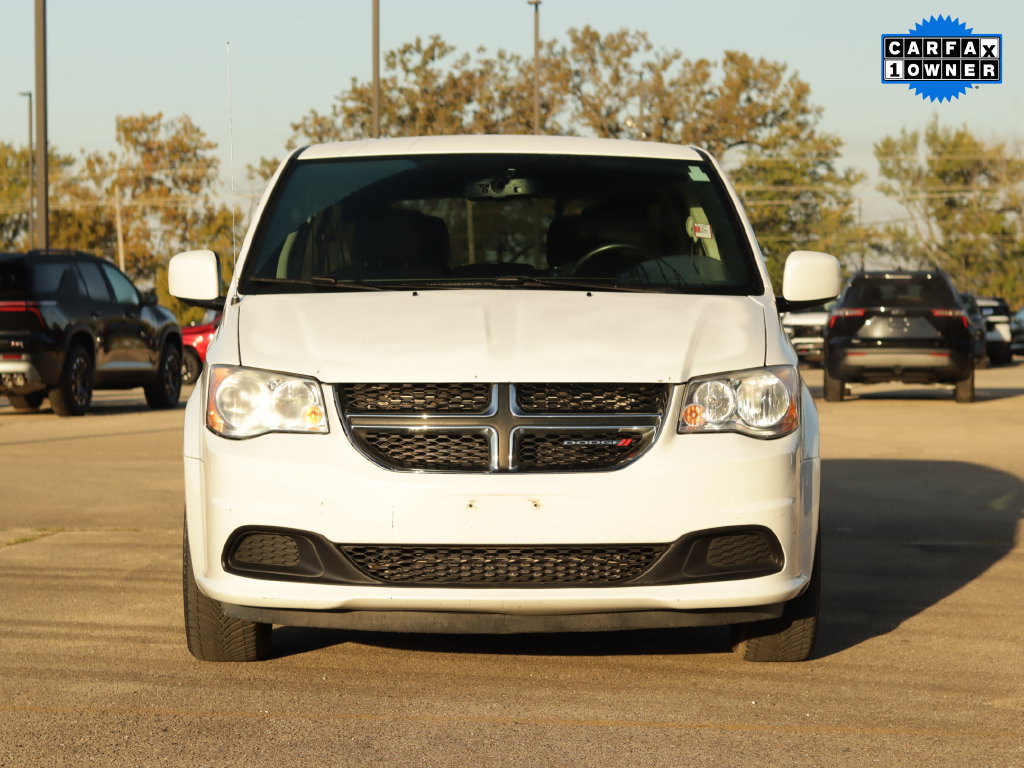 Used 2016 Dodge Grand Caravan SE FWD image 2