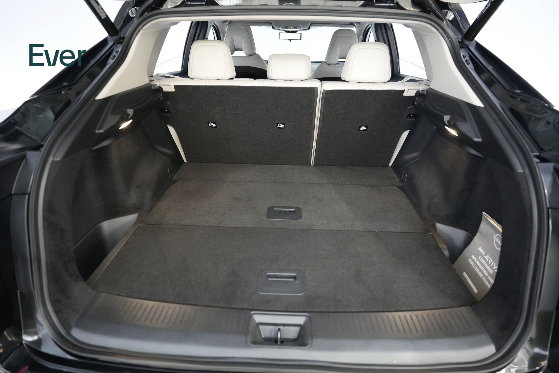Used 2024 Nissan Ariya AWD image 8