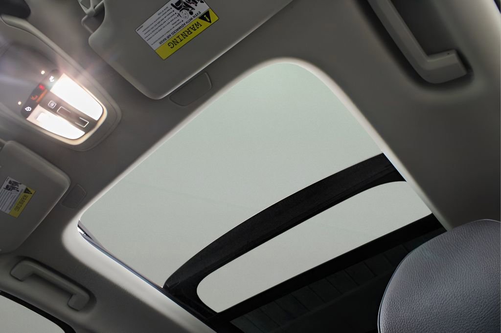 Certified 2025 Volvo XC90 B6 Plus image 27