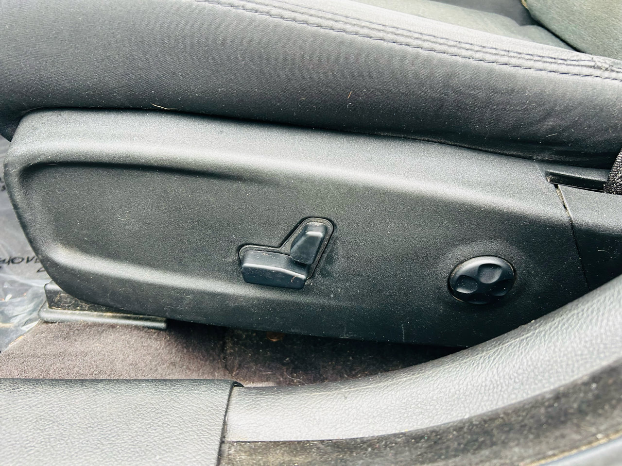 Used 2018 Chrysler 300 Touring w/ Sport Appearance Package image 17