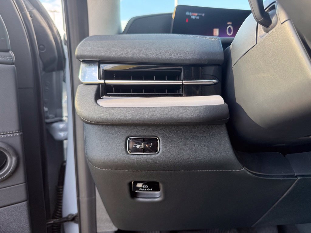 Used 2026 Lincoln Navigator Premiere AWD/4WD image 19