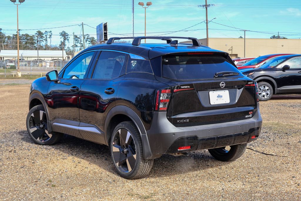 New 2026 Nissan Kicks SR image 2