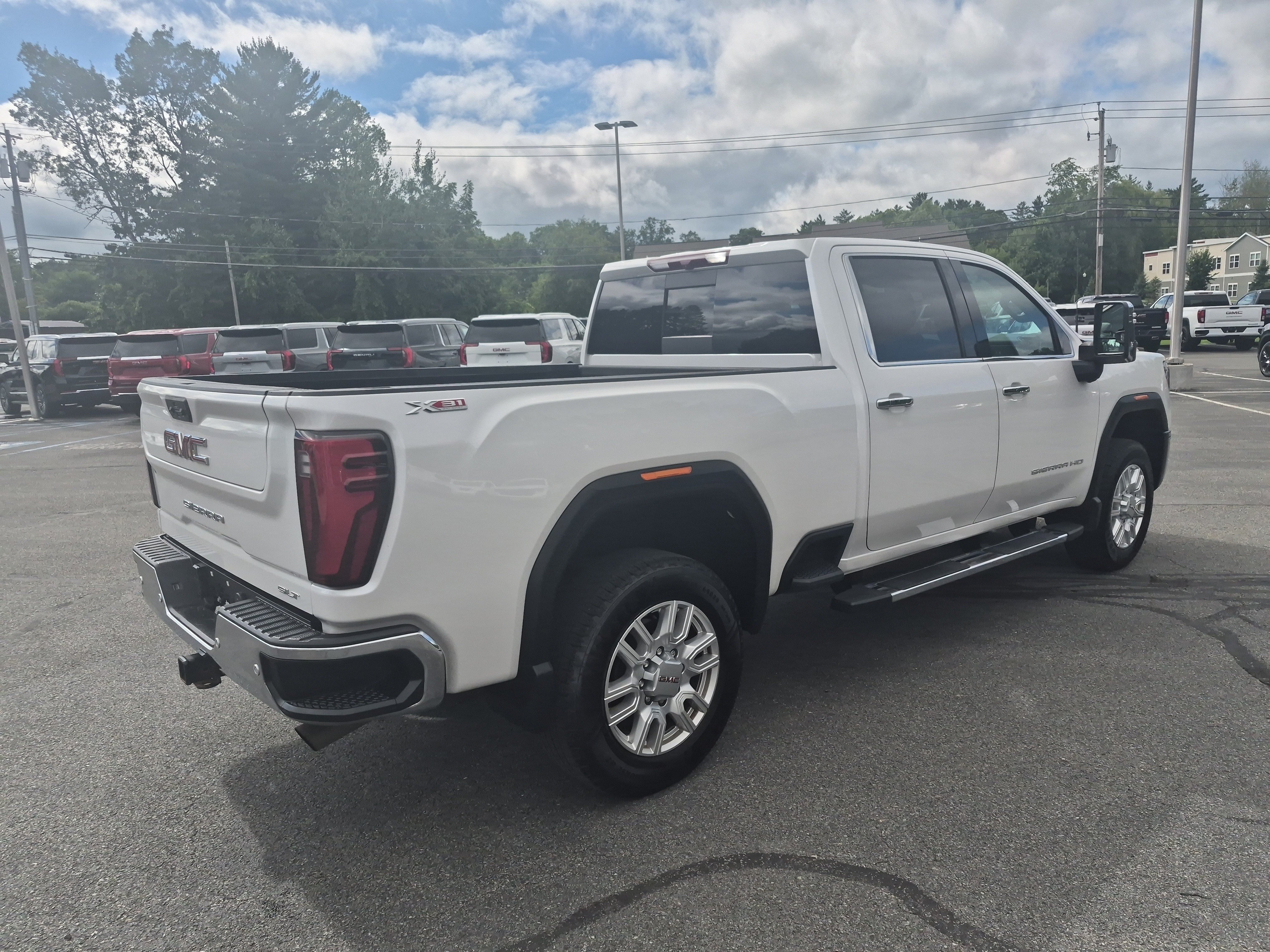 Used 2024 GMC Sierra 2500 SLT w/ SLT Premium Package AWD/4WD image 5