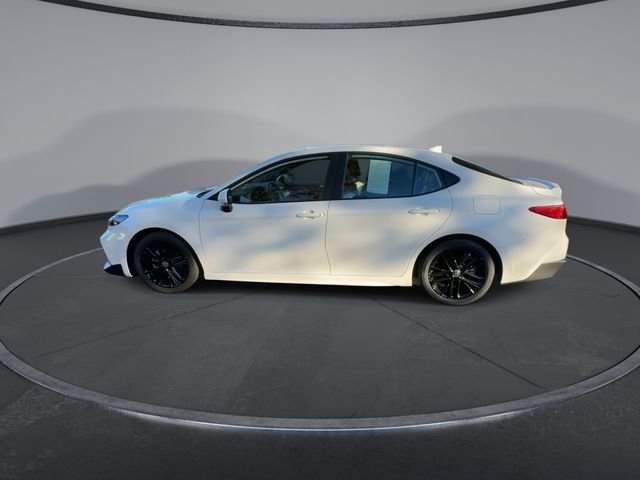 Used 2025 Toyota Camry SE image 10