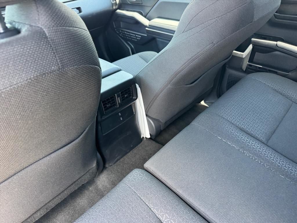 Used 2025 Toyota 4Runner SR5 AWD/4WD image 15