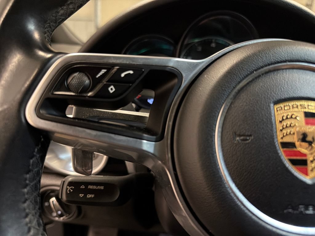 Used 2018 Porsche Cayenne Platinum Edition AWD/4WD image 16