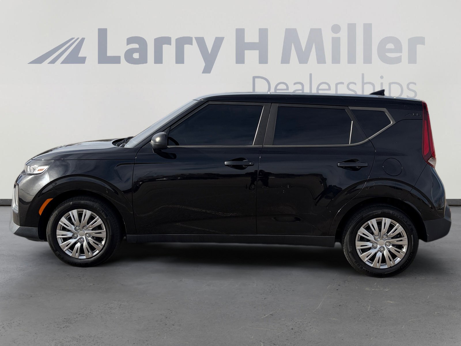 Used 2020 Kia Soul LX image 3