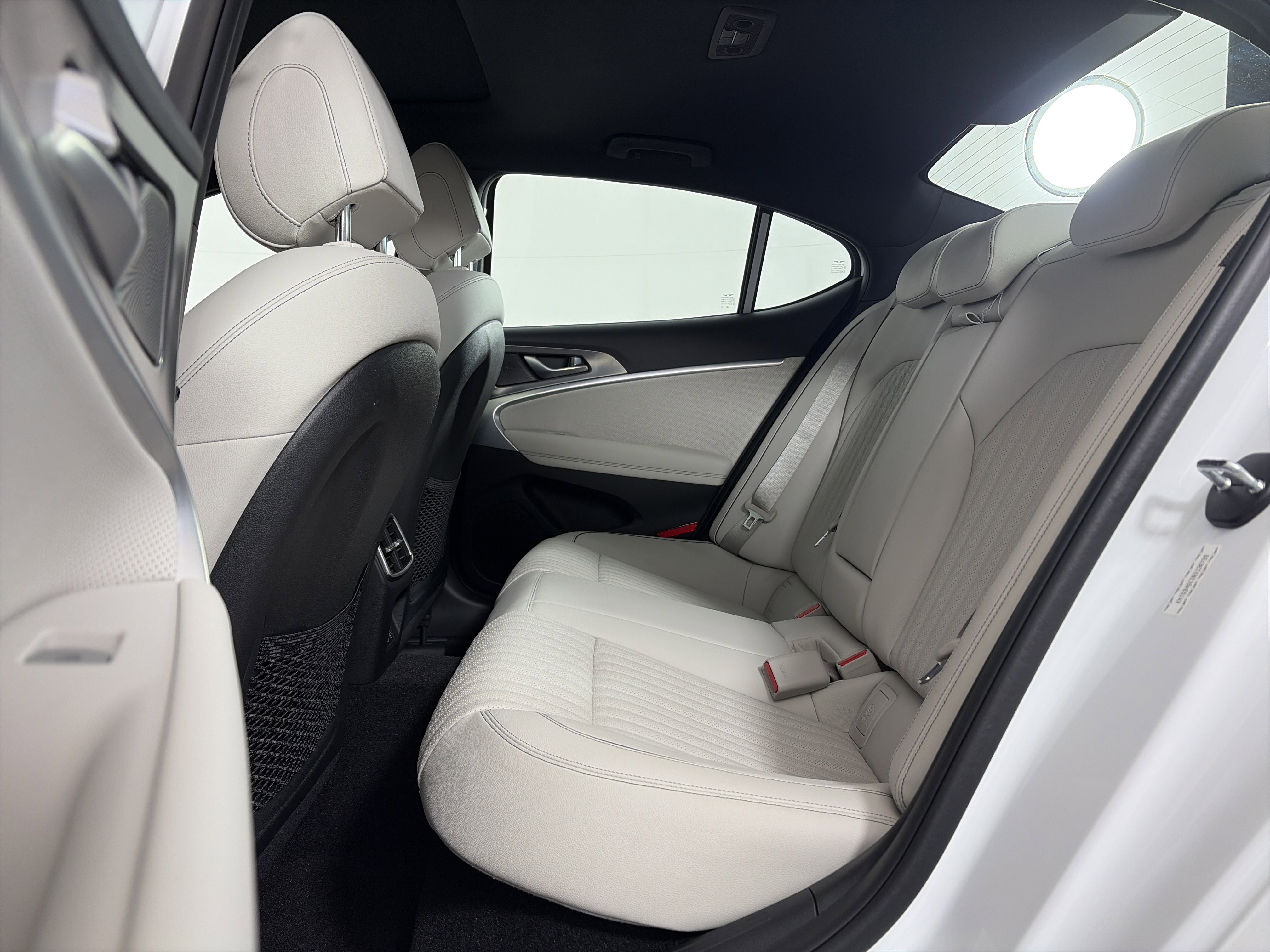 Used 2024 Genesis G70 2.5T w/ Sport Prestige Package image 8