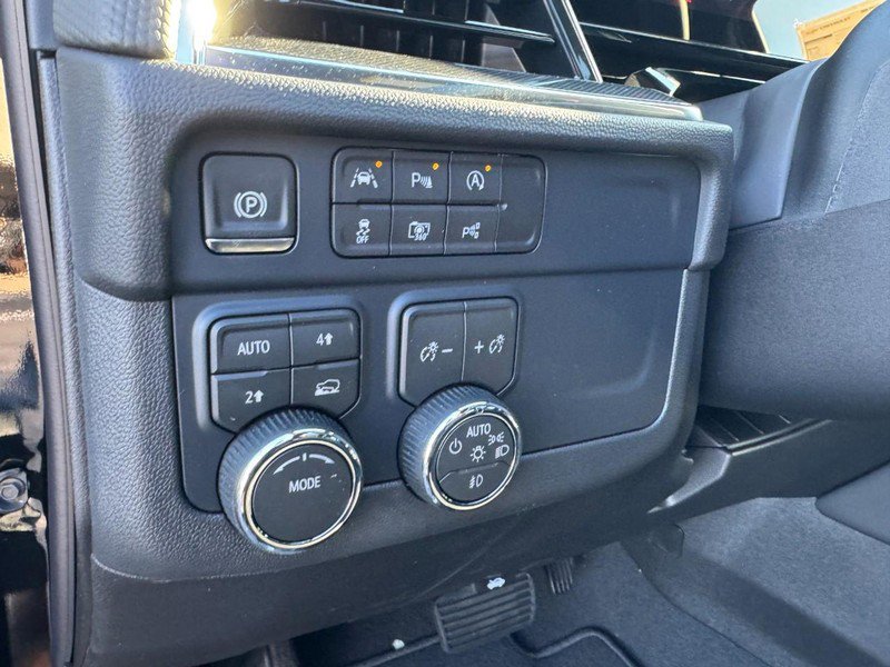 New 2026 Chevrolet Suburban RST image 43