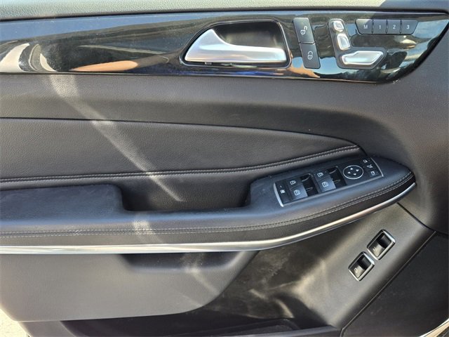 Used 2018 Mercedes-Benz GLS 550 4MATIC w/ Driver Assistance Package image 28