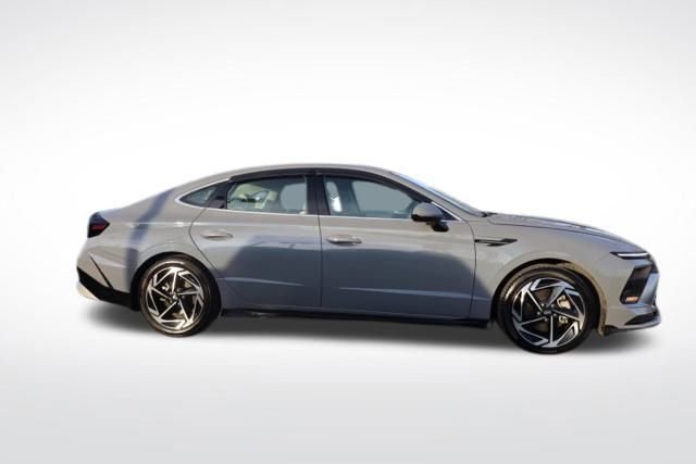 Used 2024 Hyundai Sonata SEL w/ Convenience Package image 12