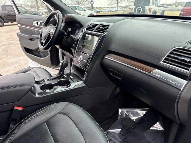 Used 2018 Ford Explorer Limited image 37