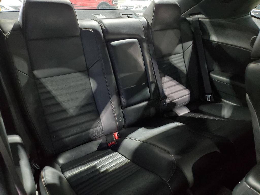 Used 2015 Dodge Challenger R/T Plus RWD image 22