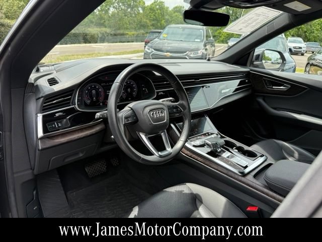 Used 2020 Audi Q8 Prestige w/ Prestige Package AWD/4WD image 10