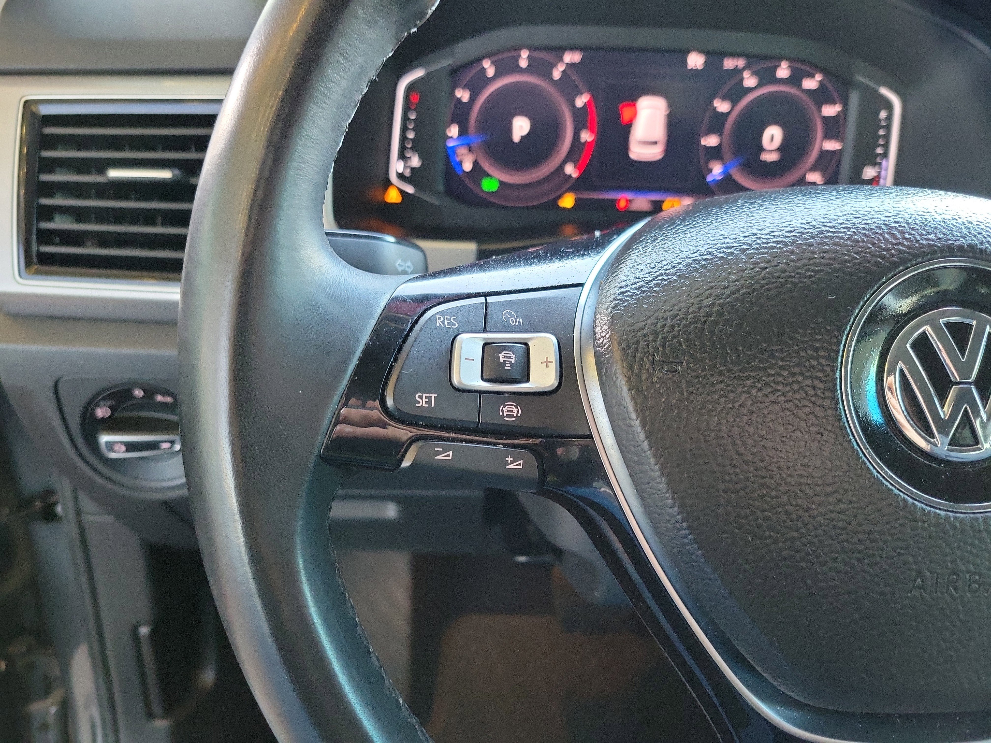 Used 2019 Volkswagen Atlas SEL image 17