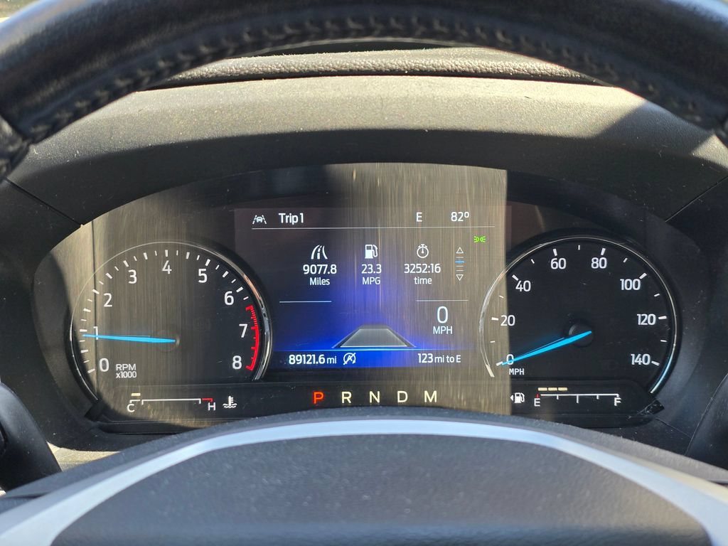 Used 2020 Ford Explorer XLT w/ Equipment Group 202A AWD/4WD image 13