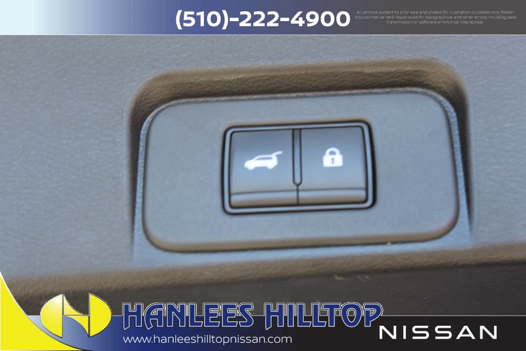 Used 2025 Nissan Rogue SV FWD image 11