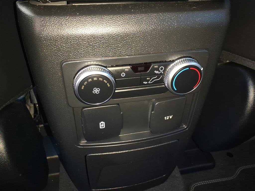 Used 2022 Ford Explorer XLT w/ Equipment Group 202A image 12