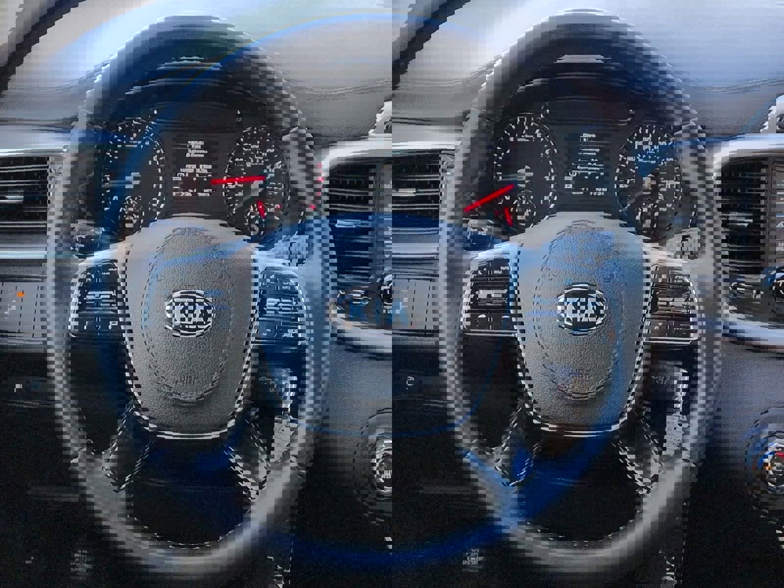 Used 2019 Kia Sorento LX w/ LX Convenience Package image 23