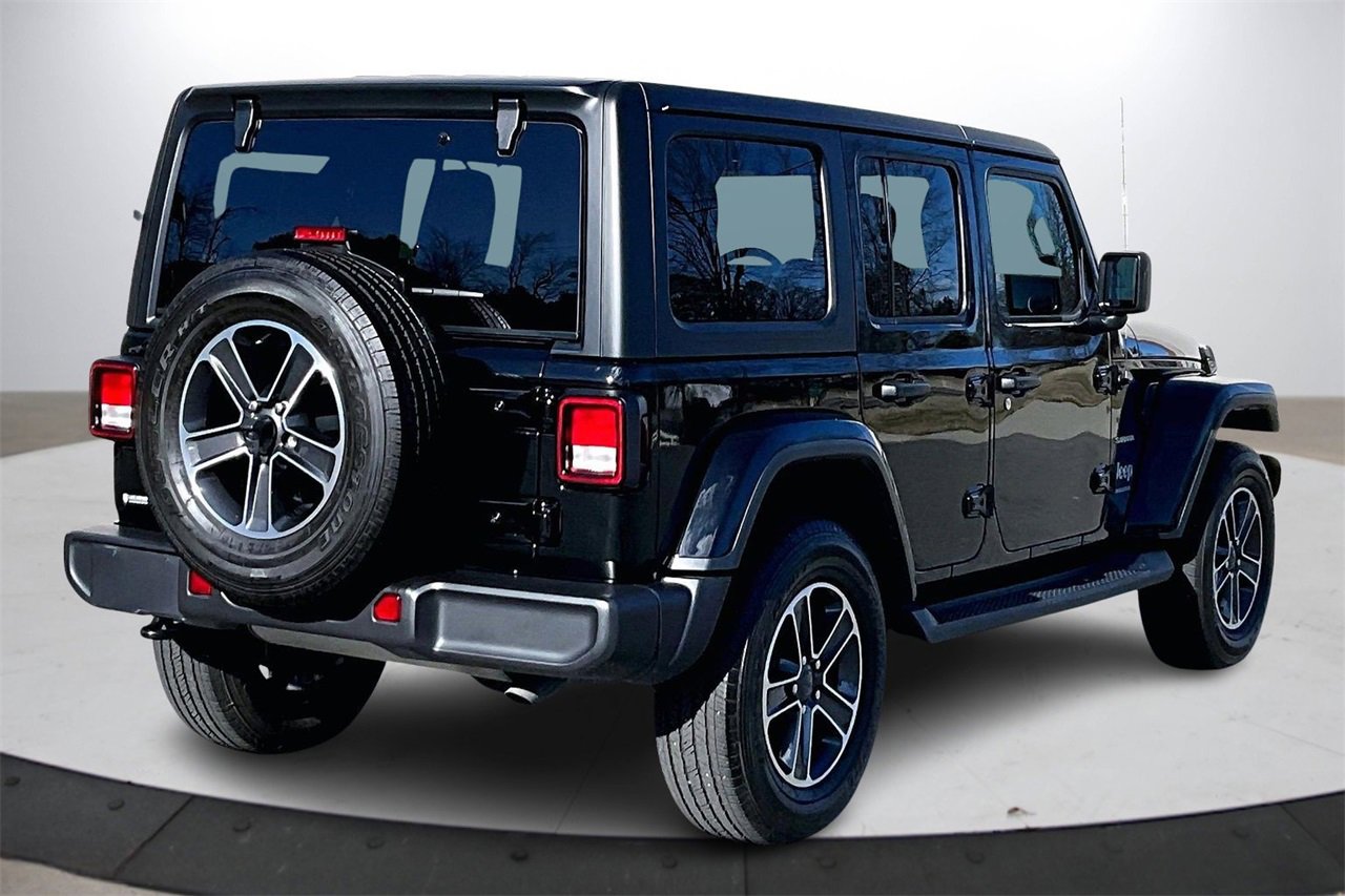 Certified 2023 Jeep Wrangler Sahara w/ Cold Weather Group image 9