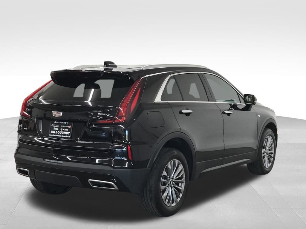 Used 2025 Cadillac XT4 Premium Luxury image 8