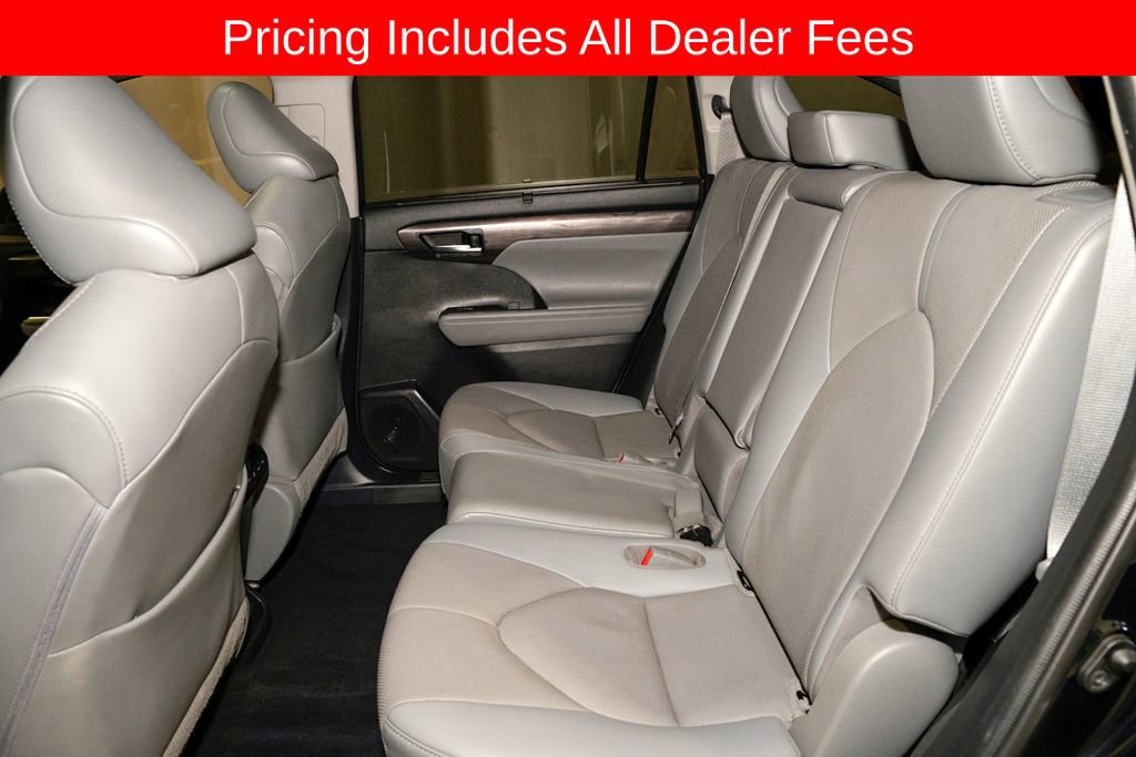 Used 2021 Toyota Highlander Limited AWD/4WD image 10