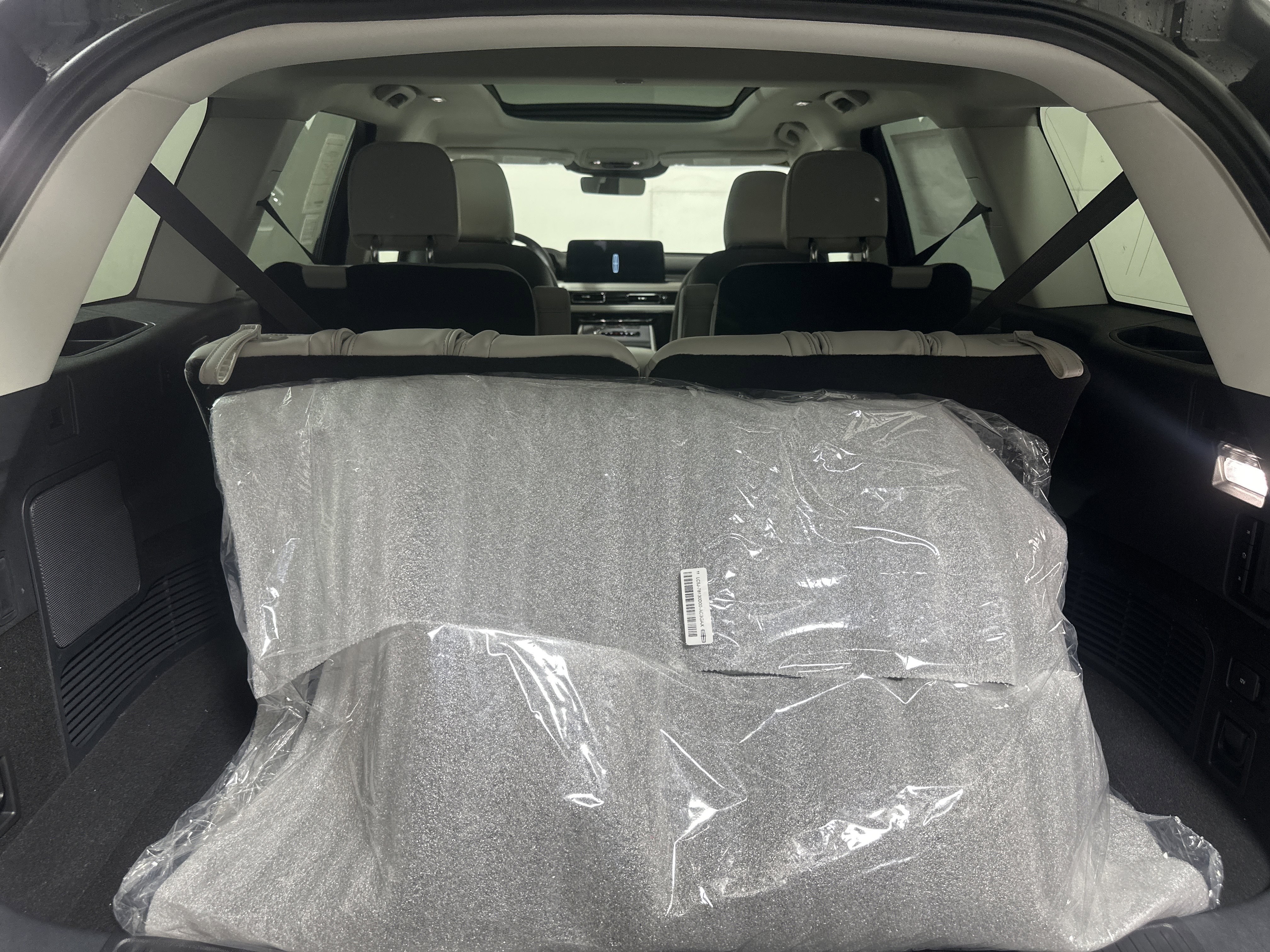 New 2025 Lincoln Aviator AWD image 24