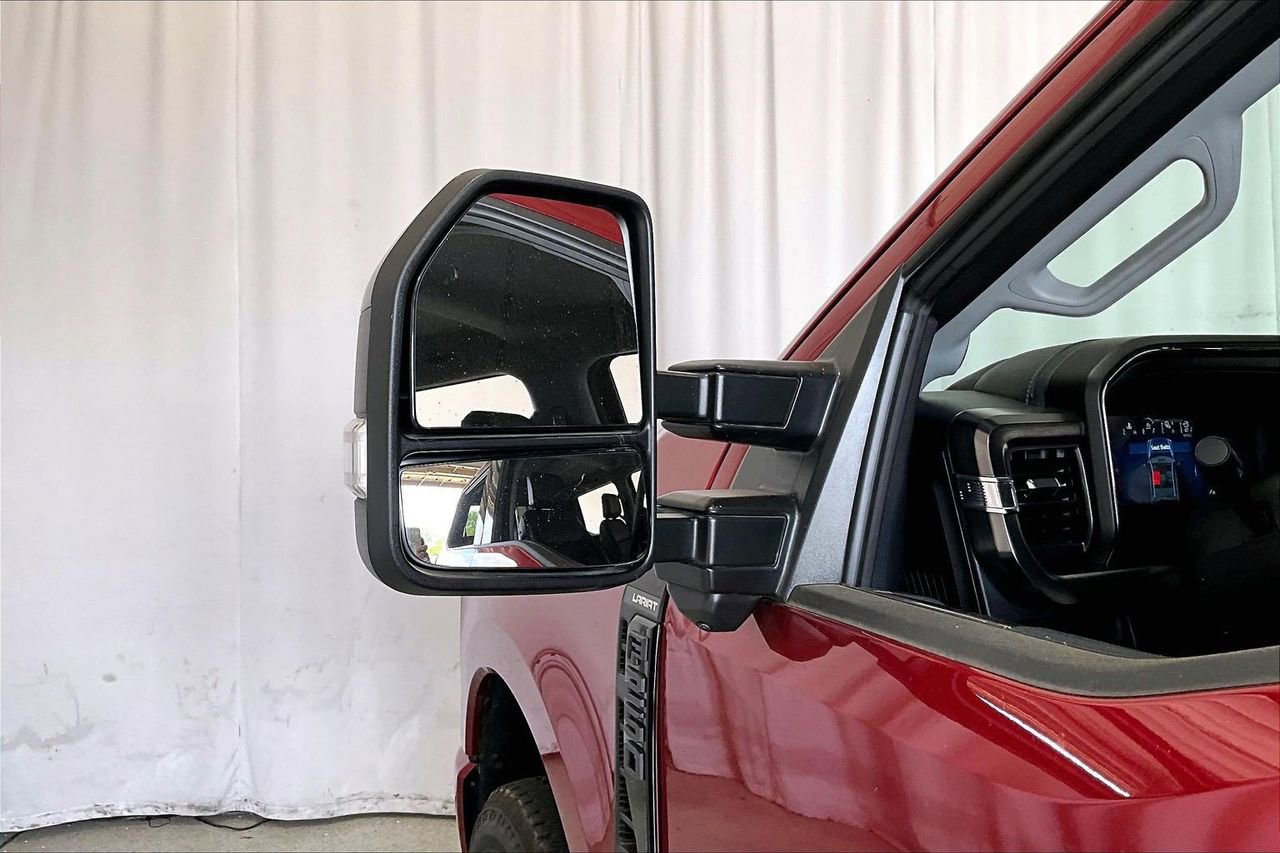 Used 2025 Ford F250 Lariat w/ Black Appearance Package image 10