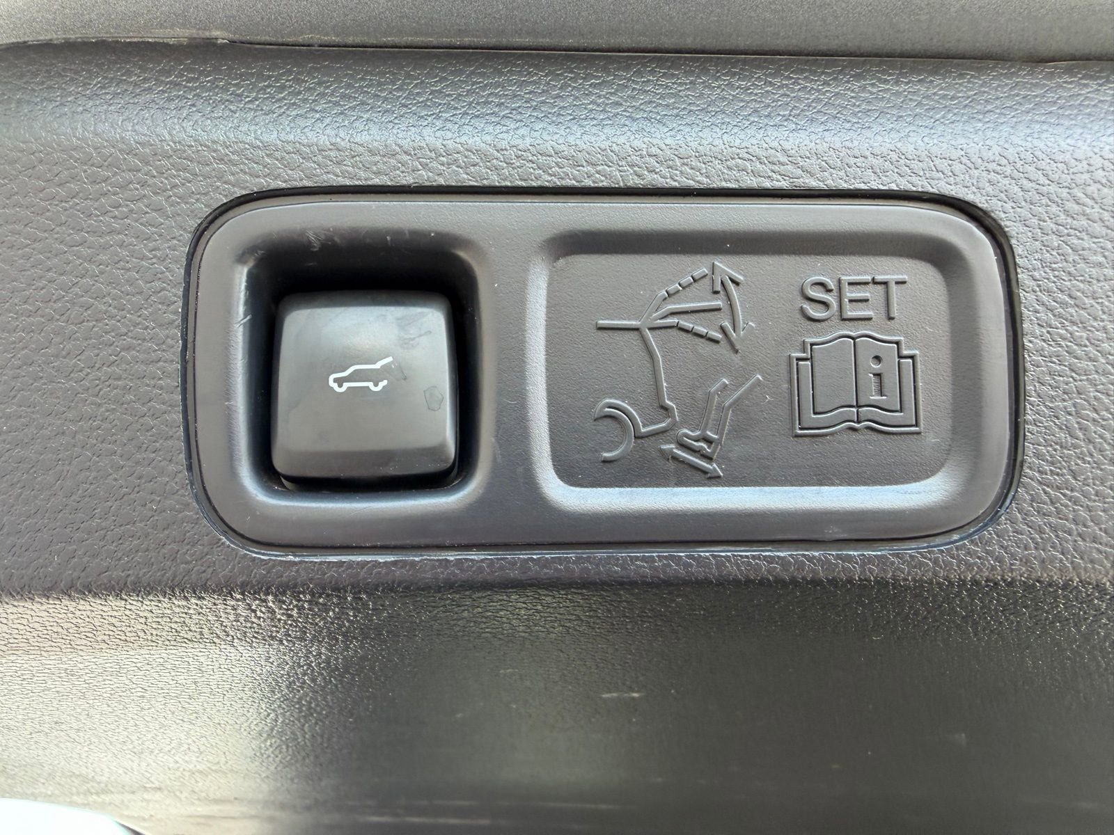 Used 2023 Ford Expedition Limited AWD/4WD image 13
