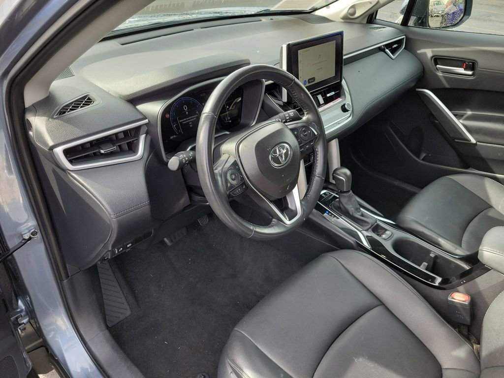 Used 2024 Toyota Corolla Cross XLE w/ Convenience Package image 17