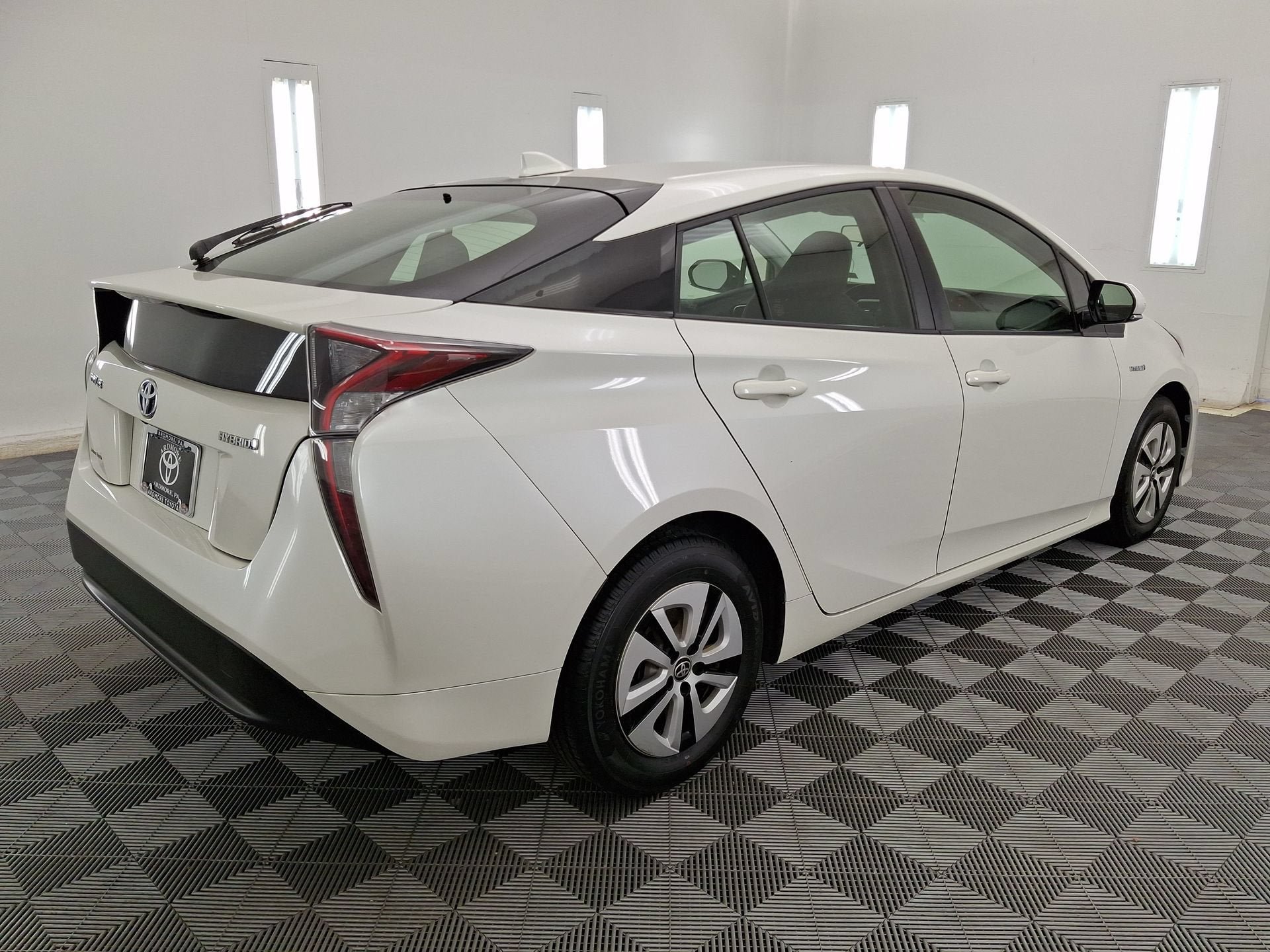 Certified 2017 Toyota Prius Three FWD image 24