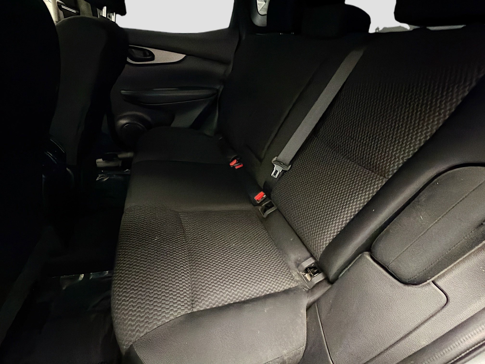 Used 2022 Nissan Rogue Sport S image 13