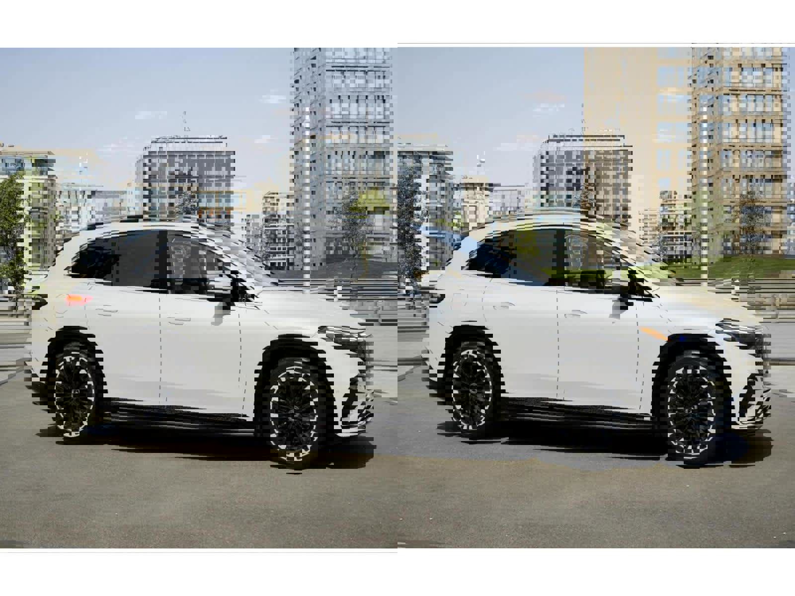 New 2026 Mercedes-Benz EQS 550 4MATIC SUV image 14