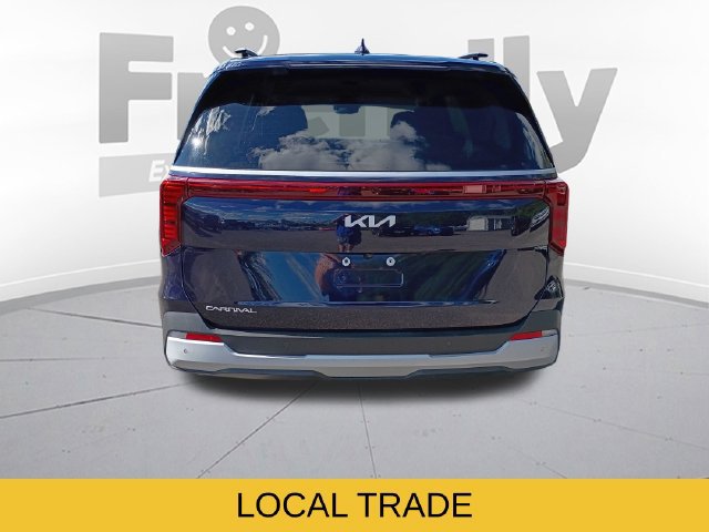 Used 2025 Kia Carnival EX FWD image 6