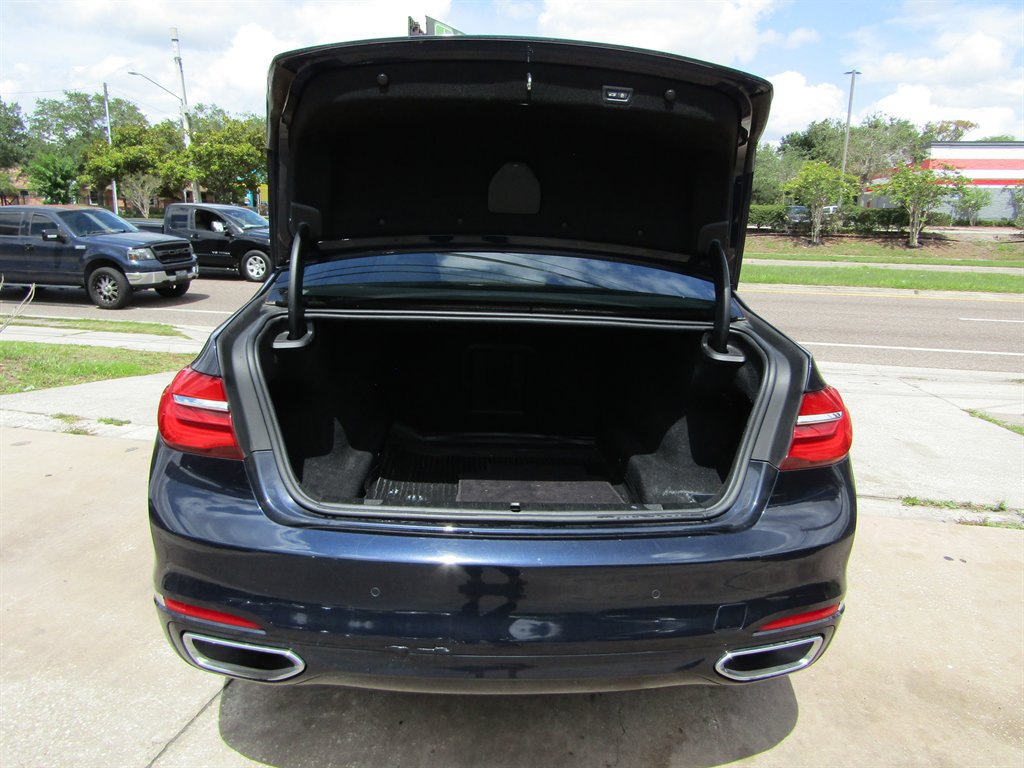Used 2016 BMW 740i RWD image 7