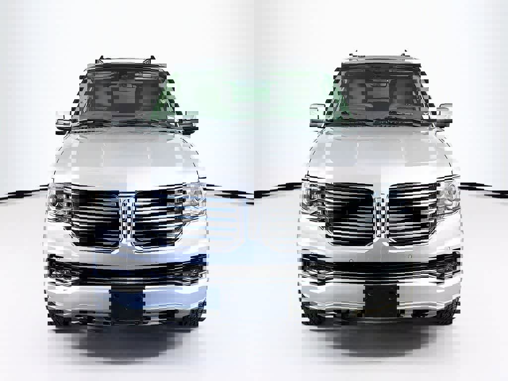 Used 2016 Lincoln Navigator Select image 6