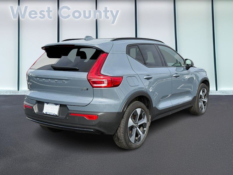 Used 2023 Volvo XC40 B5 Plus w/ Protection Package Premier AWD/4WD image 4