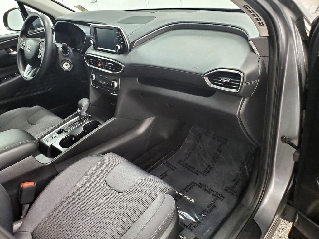 Used 2019 Hyundai Santa Fe SE image 11