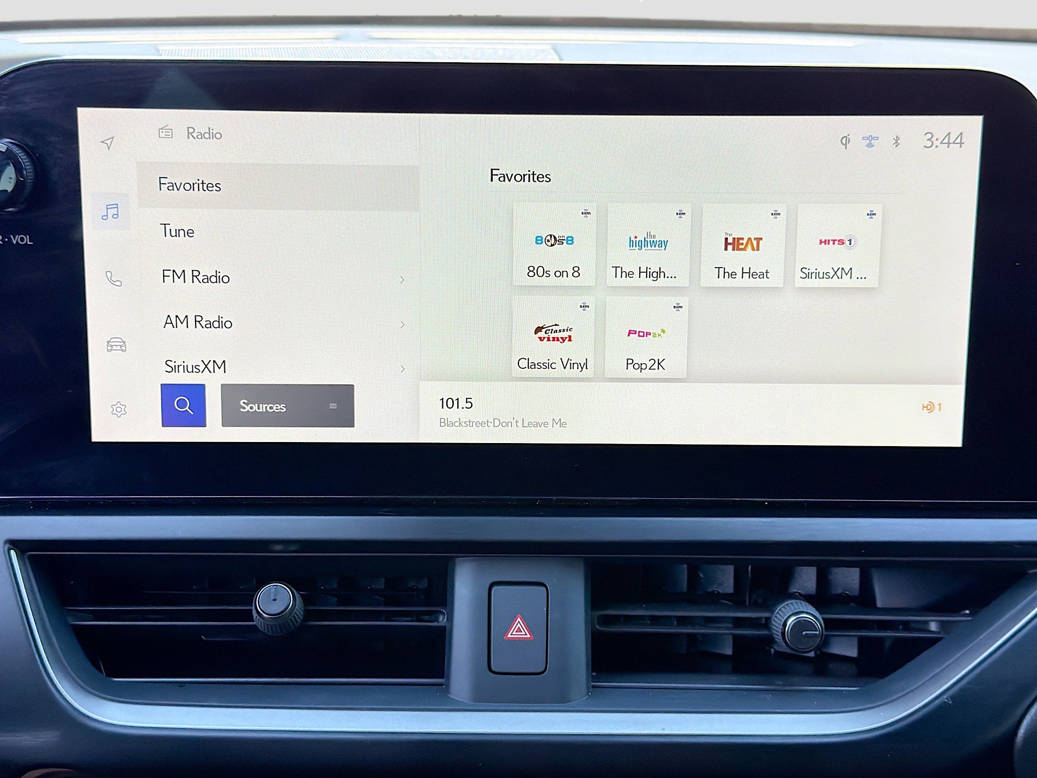 Used 2024 Lexus UX 250h F Sport image 32
