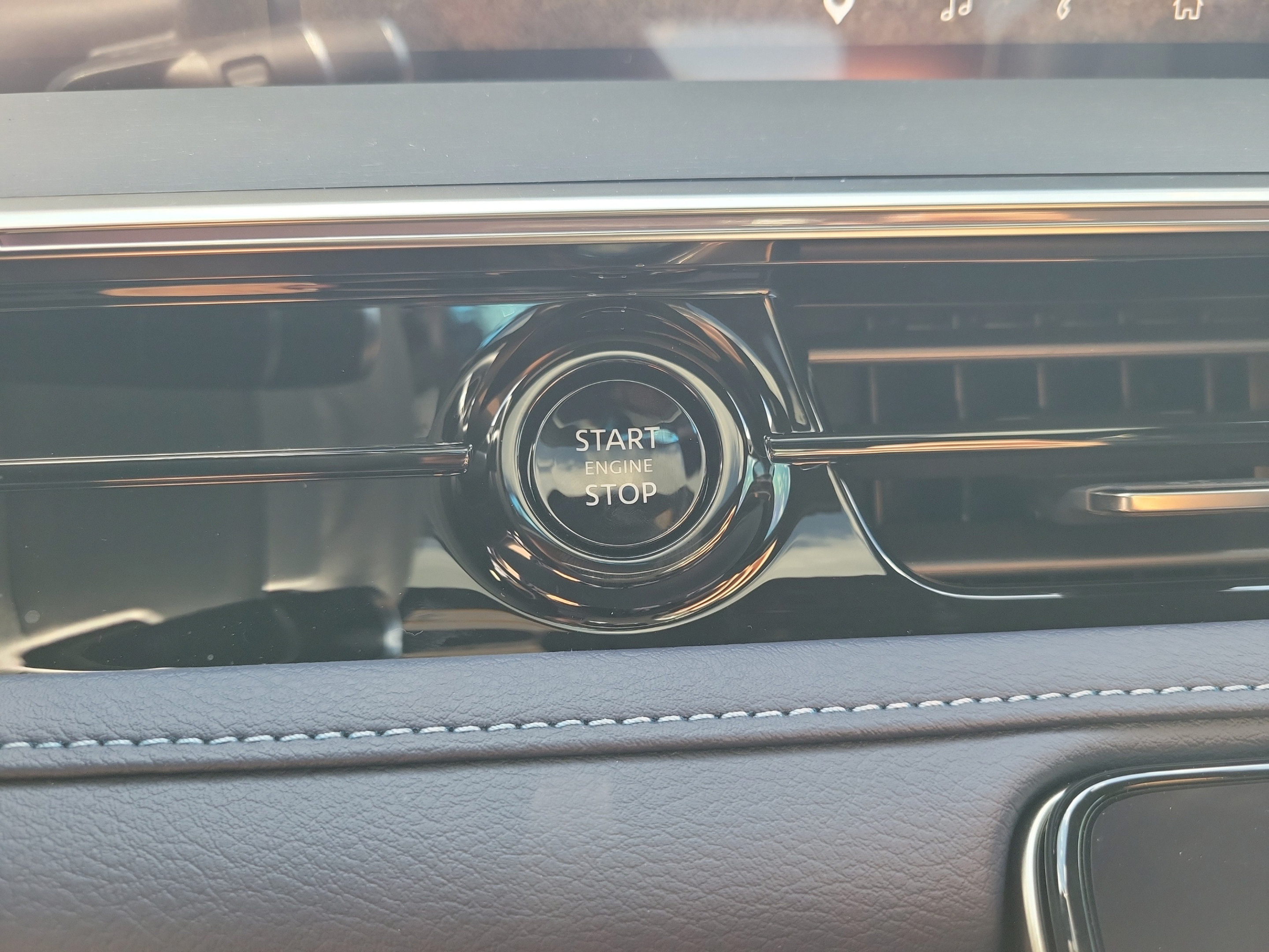 New 2027 INFINITI QX80 Sensory w/ Sport Exterior Package AWD/4WD image 18