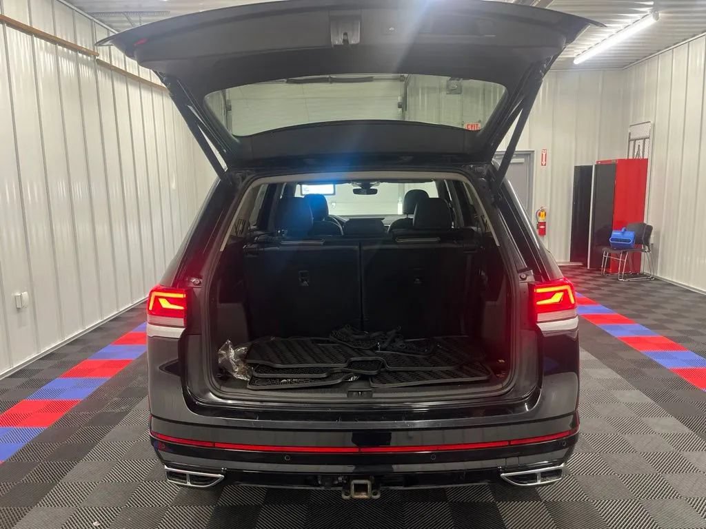 Used 2023 Volkswagen Atlas SEL Premium AWD/4WD image 4
