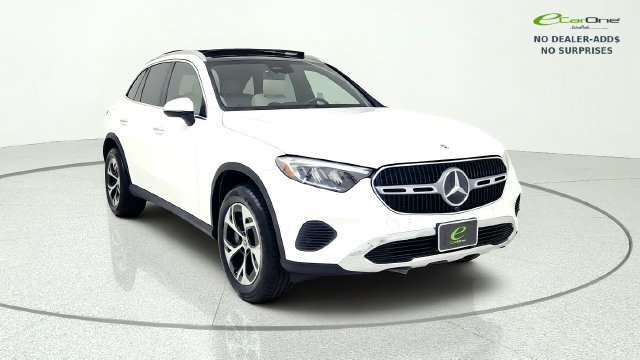 Used 2025 Mercedes-Benz GLC 350e 4MATIC image 2