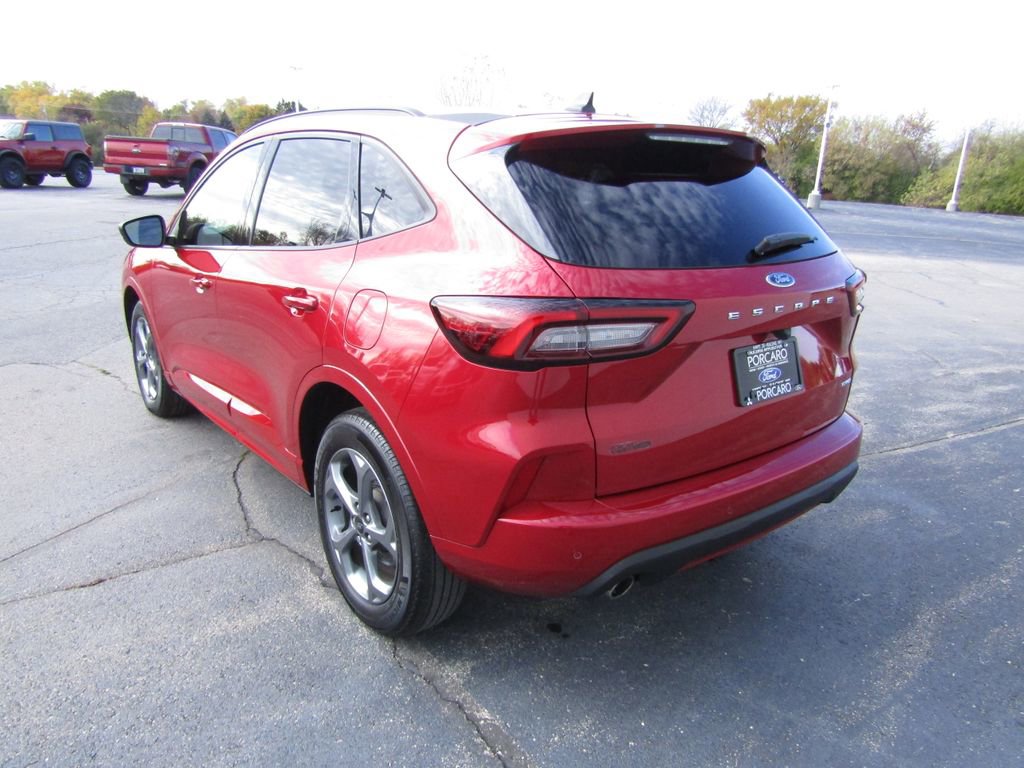 Used 2023 Ford Escape ST-Line w/ Tech Pack #1 AWD/4WD image 5