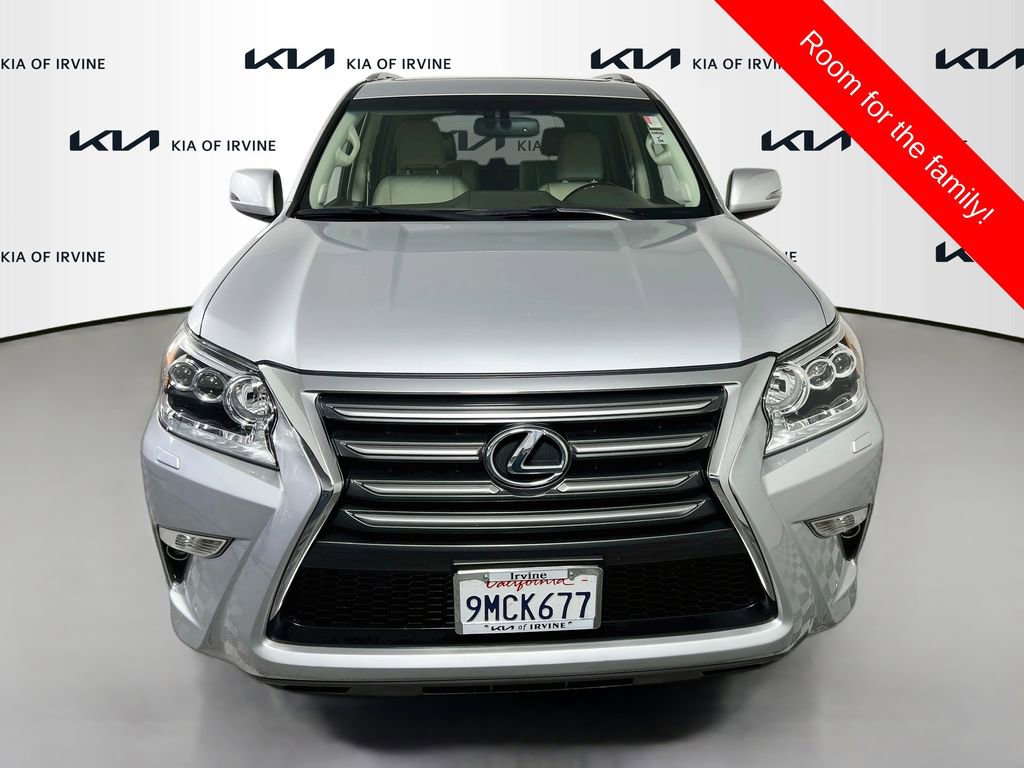 Used 2017 Lexus GX 460 Luxury w/ Preferred Accessory Package AWD/4WD image 2