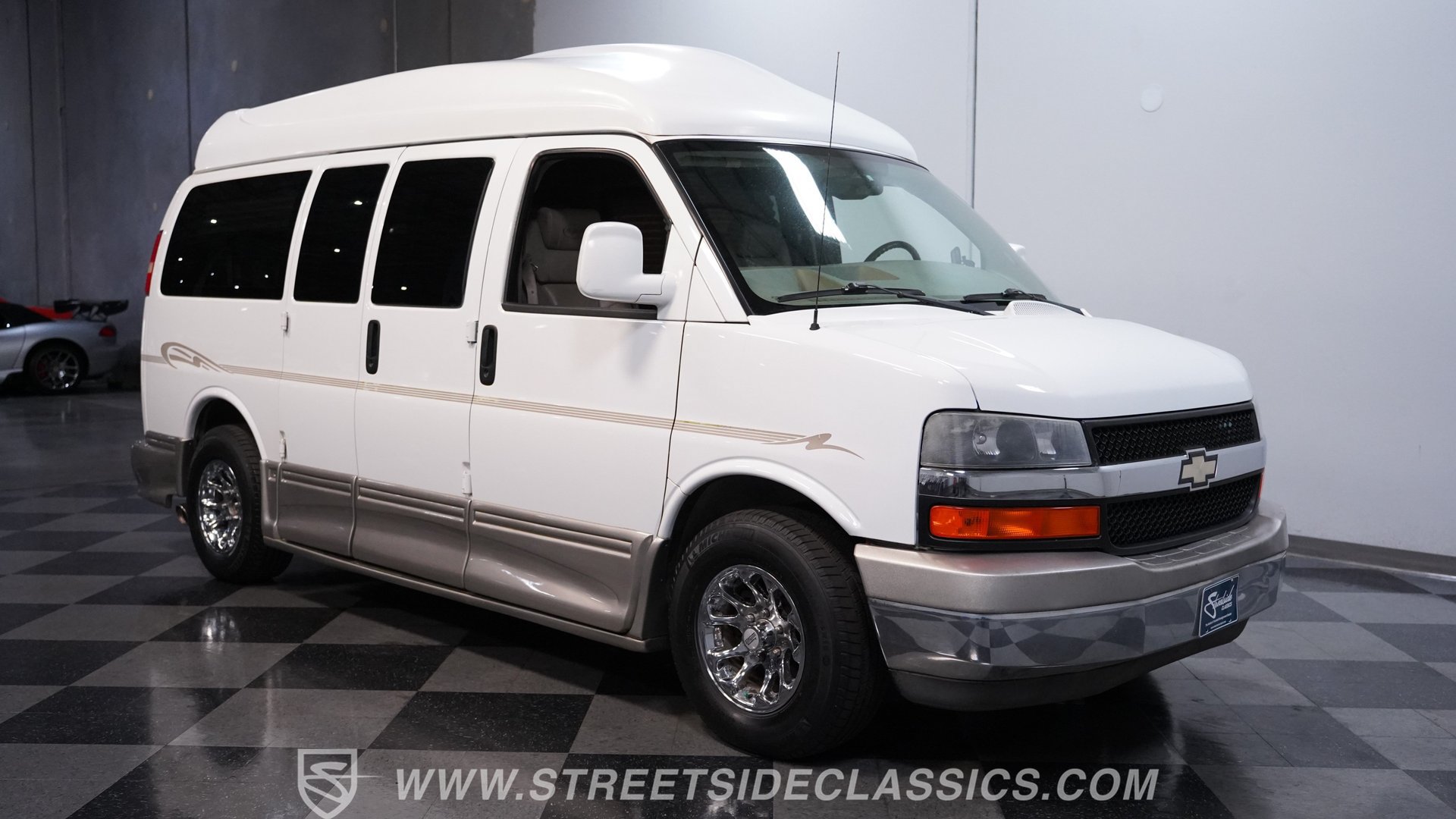 Used 2007 Chevrolet Express 1500 w/ Preferred Equipment Group RWD image 14