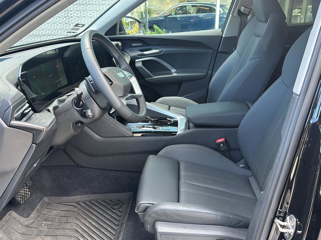 Used 2025 Audi Q5 Premium Plus w/ Premium Plus image 12