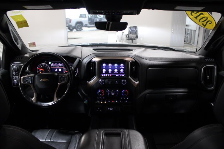 Used 2019 Chevrolet Silverado 1500 High Country w/ Technology Package AWD/4WD image 2