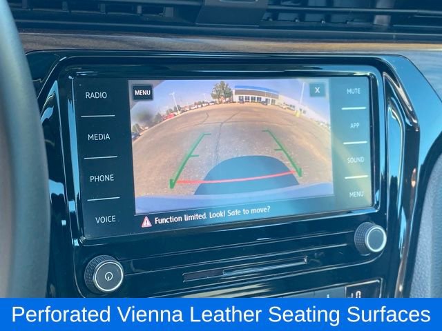 Used 2022 Volkswagen Passat 2.0T FWD image 9